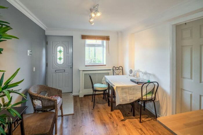 5 Bedroom Semi-Detached House To Rent In East Dene, Leamington Spa CV32