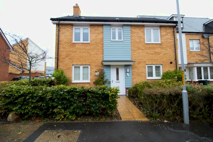 3 Bedroom Semi-Detached House To Rent In William Stuart Drive, Ashford, TN23