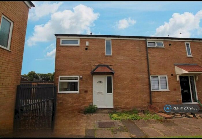 2 Bedroom End Of Terrace House To Rent In Meadow View, Rochdale, OL12