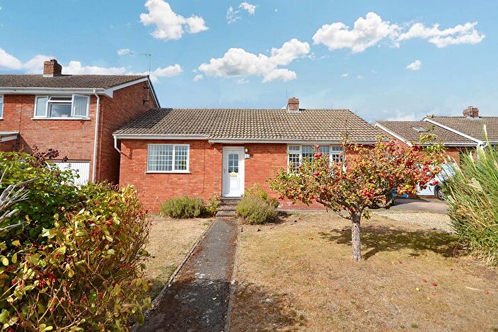 3 Bedroom Link Detached House For Sale In Hill View Lane, Twyning, Tewkesbury, Gloucestershire, GL20