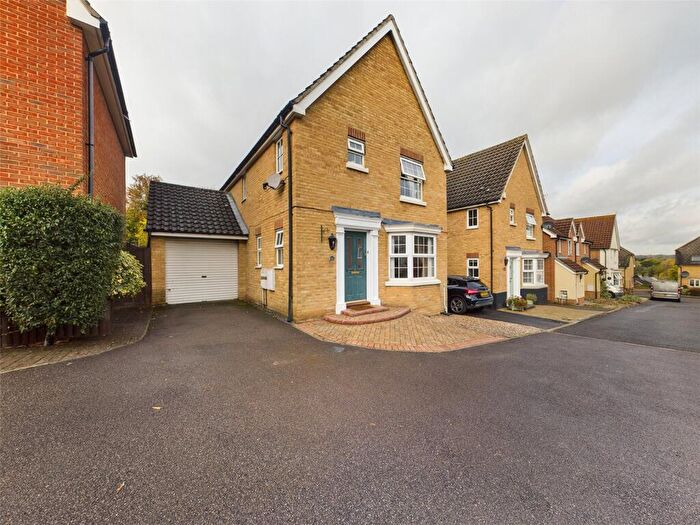 3 Bedroom Detached House To Rent In Czarina Rise, Laindon, Basildon, Essex, SS15