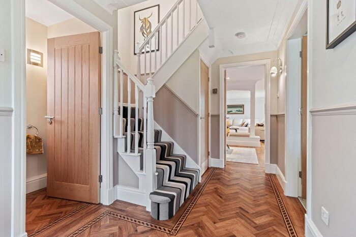 4 Bedroom Detached House For Sale In Crofton Close, Appleton Thorn, WA4 - Photo 11