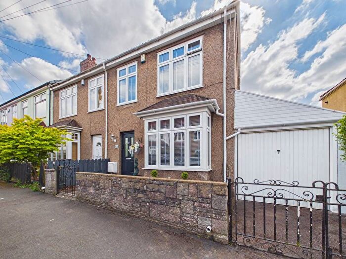 3 Bedroom End Terrace House For Sale In Featherstone Road, Fishponds, Bristol, BS16