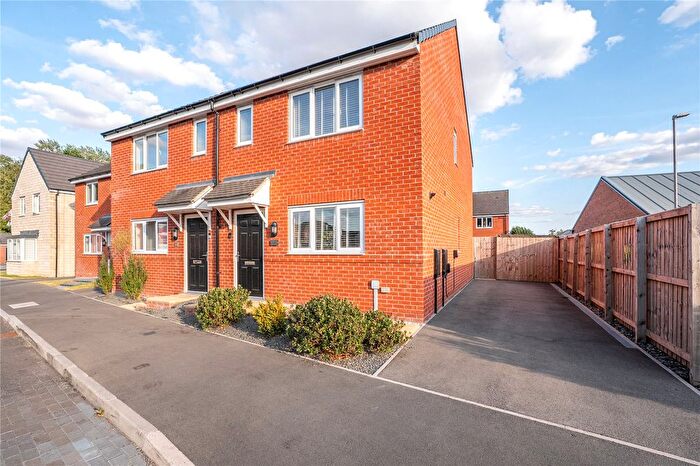 3 Bedroom Semi-Detached House For Sale In Stanton Avenue, Bilsthorpe, Newark, Nottinghamshire, NG22