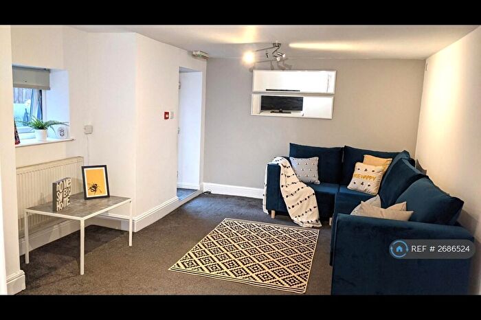 5 Bedroom Flat To Rent In Osbourne Road, Manchester, M19