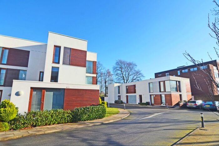 Studio To Rent In Rivermead Close, Teddington, Middlesex, TW11