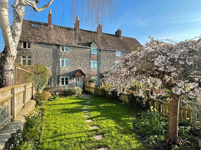 3 Bedroom Terraced House For Sale In Burnham Road, Malmesbury, SN16