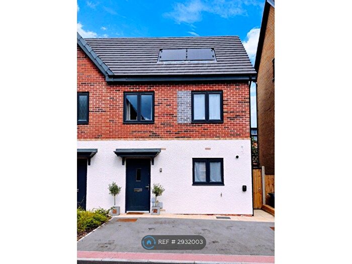 3 Bedroom Semi-Detached House To Rent In Pintail Road, Doncaster, DN4
