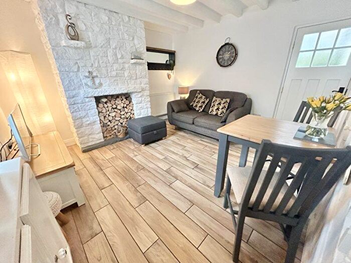 1 Bedroom Cottage For Sale In Erskine Terrace, Conwy, LL32