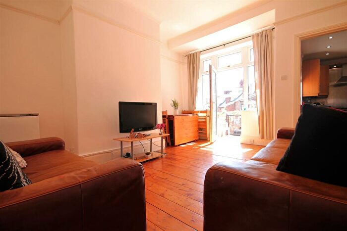 5 Bedroom Terraced House To Rent In Springbank Road, Sandyford, NE2