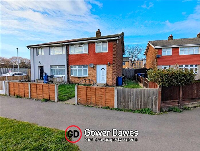 3 Bedroom Semi Detached House For Sale In Church Road, Tilbury, RM18