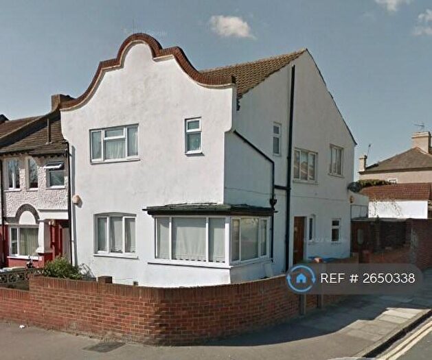 4 Bedroom End Of Terrace House To Rent In Mcleod Road, London, SE2