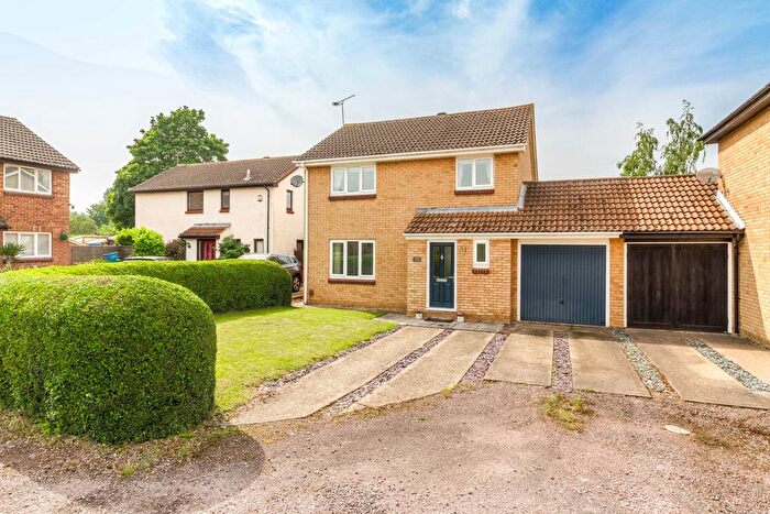 4 Bedroom Detached House For Sale In Sunridge Close, Newport Pagnell, MK16