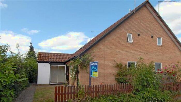 1 Bedroom Cluster House To Rent In Beaconsfield Way, Lower Earley, RG6