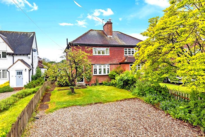 3 Bedroom Semi-Detached House For Sale In Colvers, Matching Green, CM17