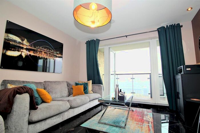 2 Bedroom Flat To Rent In Tranquil House, Worsdell Drive, Gateshead, NE8