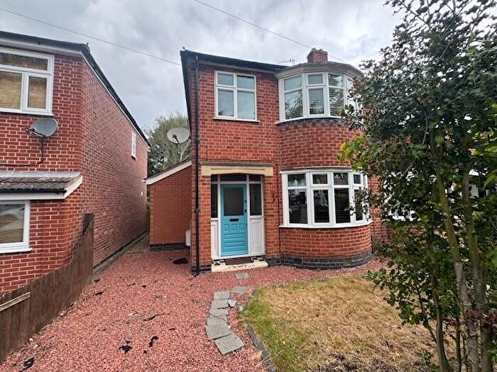 3 Bedroom Semi Detached House To Rent In Meadvale Road, Leicester, LE2