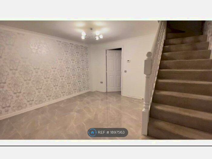 2 Bedroom Terraced House To Rent In Hillhead Crescent, Paisley, PA3