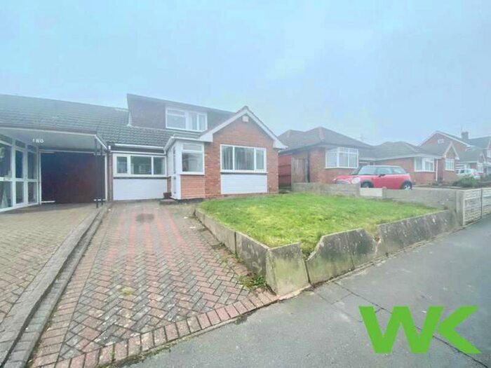 4 Bedroom Bungalow To Rent In Andrew Road, West Bromwich, B71