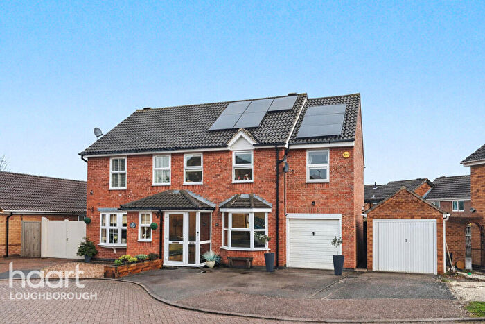4 Bedroom Semi Detached House For Sale In Lilac Close, Loughborough, LE11