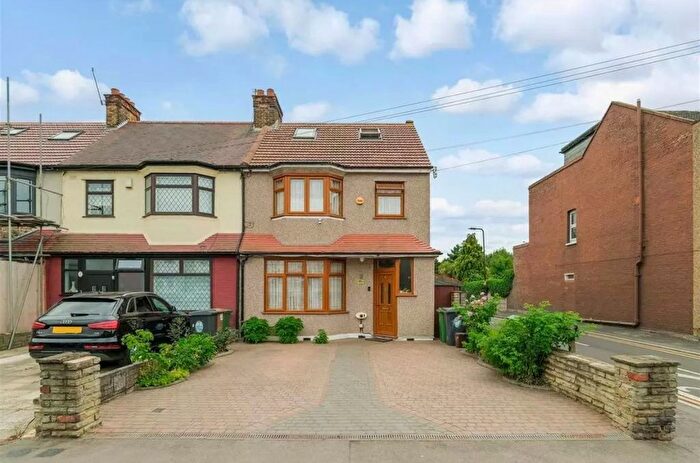 5 Bedroom End Terrace House For Sale In Hall Lane, London, E4