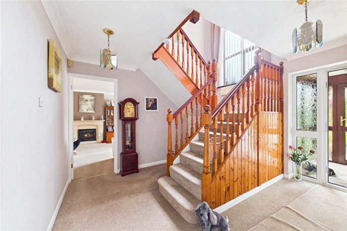 4 Bedroom Detached House For Sale In St. Johns Road, Mortimer Common, Reading, Berkshire, RG7