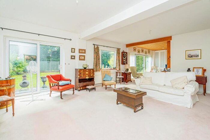 4 Bedroom Detached House For Sale In Dartnell Avenue, West Byfleet, Surrey, KT14