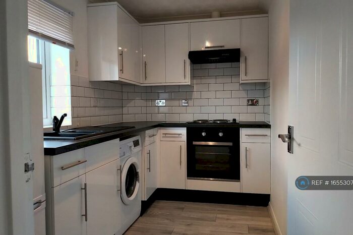 1 Bedroom Flat To Rent In Friday Wood Green, Colchester, CO2