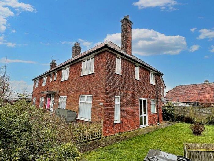 2 Bedroom Apartment To Rent In Whitby Road, Ipswich, Suffolk, IP4