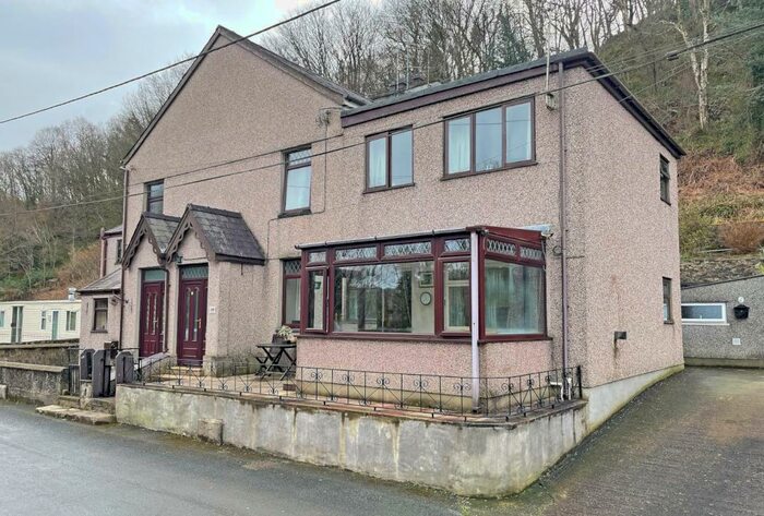 3 Bedroom Semi-Detached House For Sale In Elim Cottages, Y Felinheli, Gwynedd, LL56