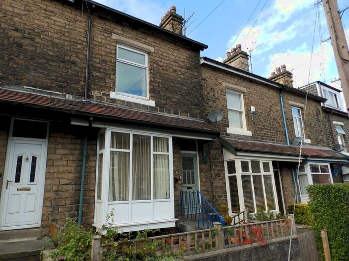 2 Bedroom Flat To Rent In Maddocks Street, Shipley, BD18