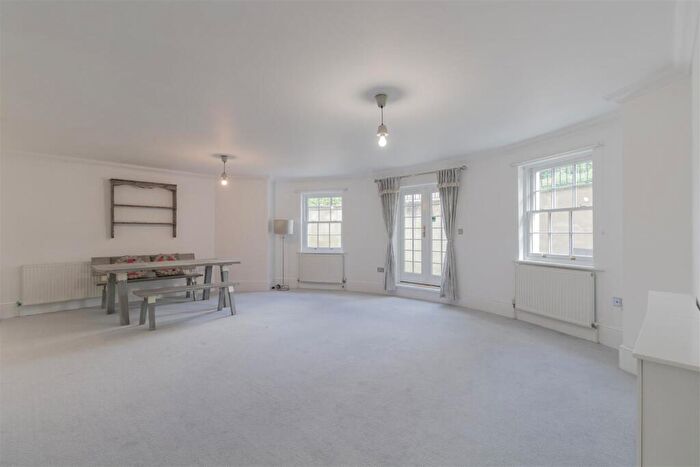 2 Bedroom Apartment To Rent In The Park, Cheltenham, GL50
