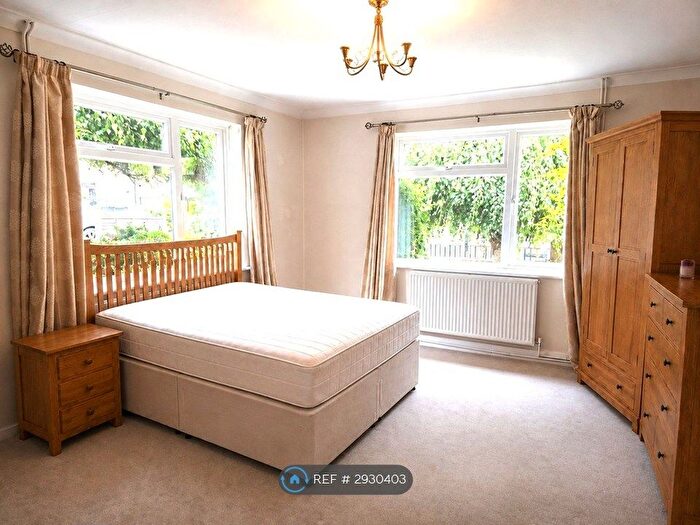1 Bedroom Property To Rent In Armstrong Road, Egham, TW20