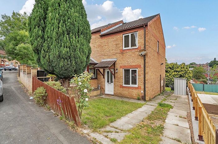 2 Bedroom Detached House To Rent In Raynville Rise, Leeds, West Yorkshire, LS13