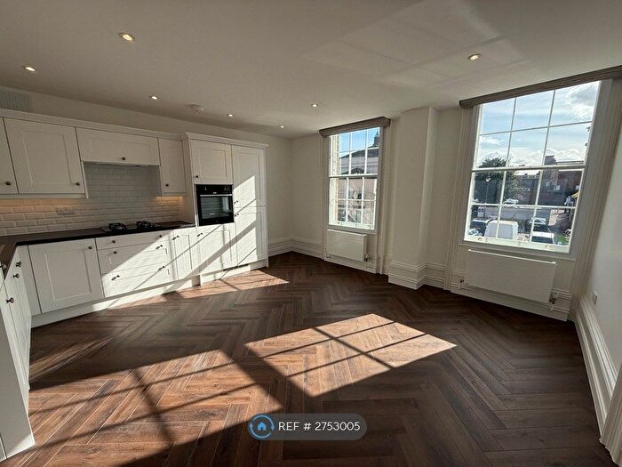 2 Bedroom Flat To Rent In Church St, Biggleswade, SG18