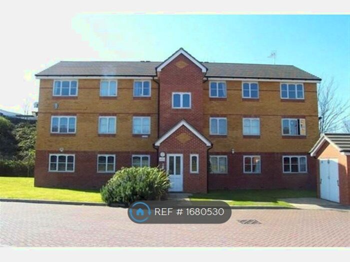 2 Bedroom Flat To Rent In Armoury Road, London, SE8