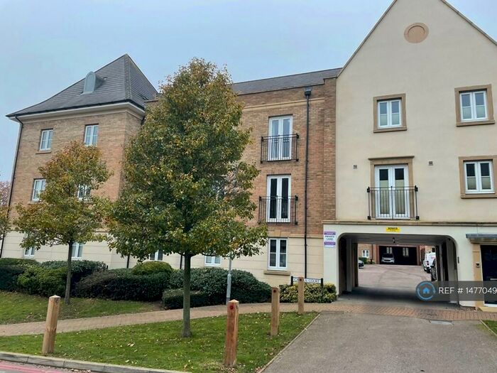 2 Bedroom Flat To Rent In Campus Court, Loughton, IG10