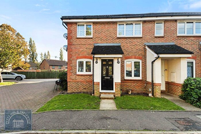 2 Bedroom Apartment To Rent In Maybury Close, Loughton, IG10