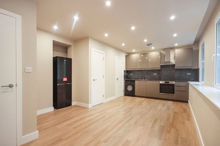 1 Bedroom Flat To Rent In North End, Croydon, CR0
