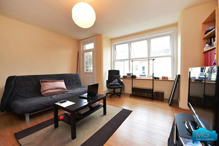 1 Bedroom Apartment To Rent In Rathcoole Gardens, Crouch End, London, N8