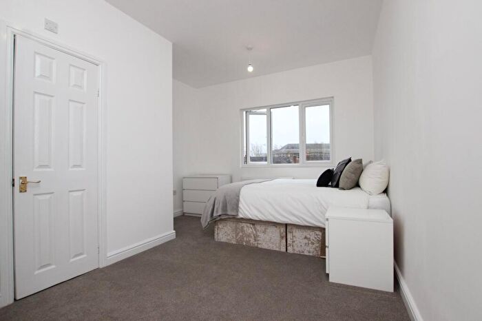 1 Bedroom End Of Terrace House To Rent In Thames Avenue, Reading, RG1