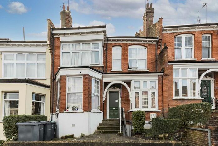 Studio To Rent In Woodland Rise, London, N10