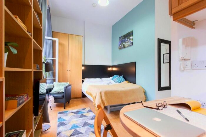Studio To Rent In Cartwright Gardens, Bloomsbury, London, WC1H