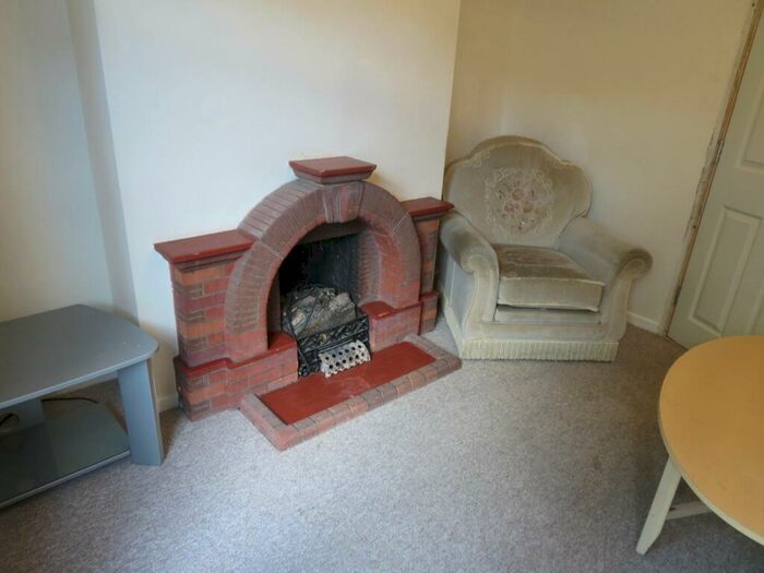 4 Bedroom House To Rent In Bedroom House In Winton, BH9