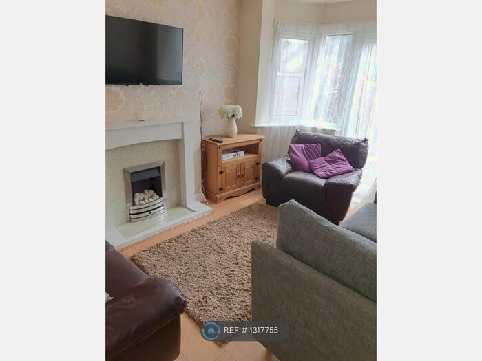 5 Bedroom Semi-Detached House To Rent In Elmbridge Road, Birmingham B44