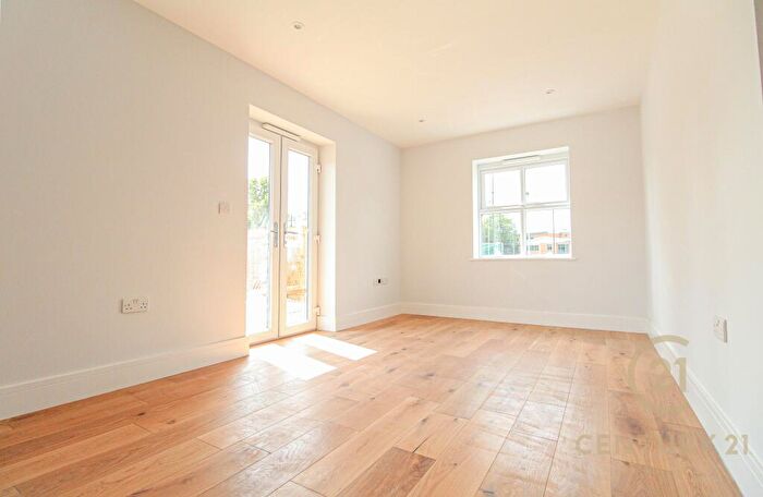 1 Bedroom Apartment To Rent In West Barnes Lane, New Malden, KT3