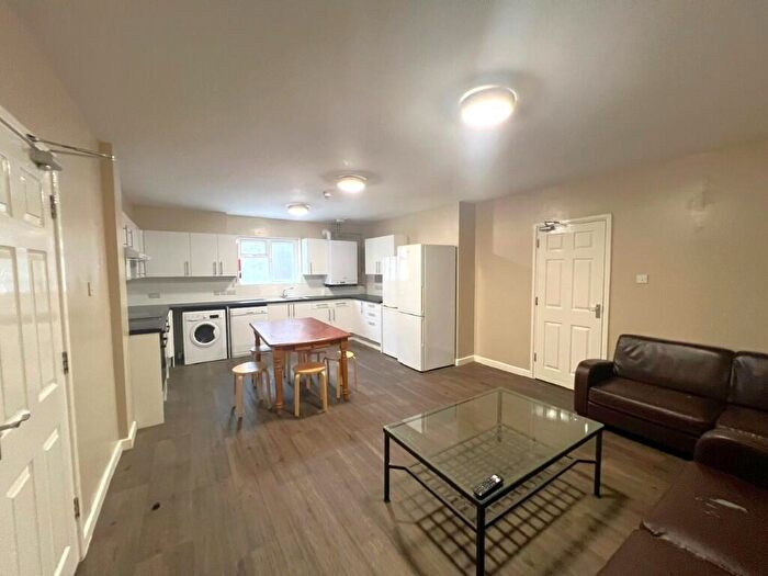 7 Bedroom Flat To Rent In Stokes Croft, Bristol, BS1