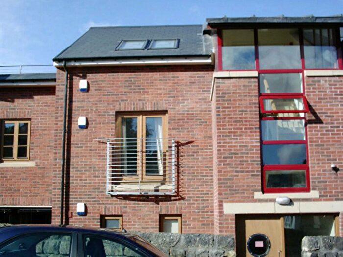 3 Bedroom Apartment To Rent In Railway Apts, LS5