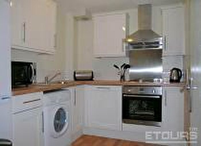 3 Bedroom Flat To Rent In Easter Road, Leith, Edinburgh, EH6