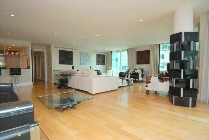 3 Bedroom Flat To Rent In Hamilton House, St George Wharf, Vauxhall, London, SW8